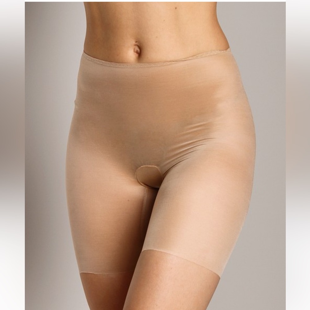 Spanx Shapewear Nude Shorts Size Small